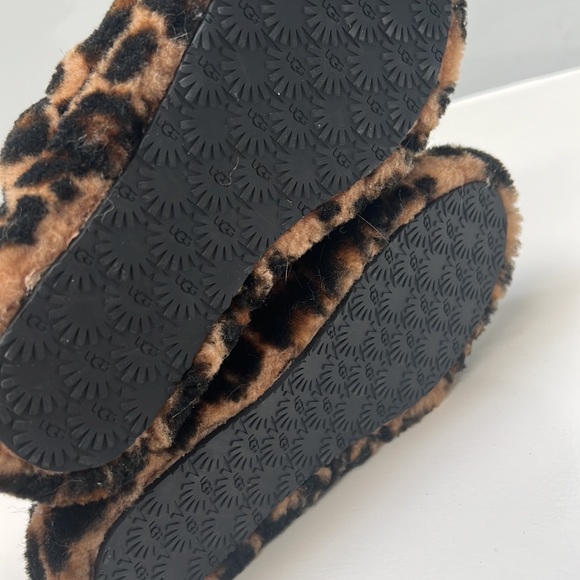 Ugg Girls Fluff Yeah Slippers - Picture 4 of 4